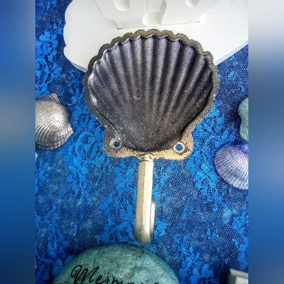 4 piece Mermaid bundle,& Real hand painted sea shells are included too! - Picture 4 of 12